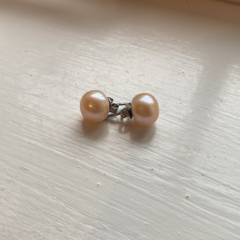 Pavoi pink pearl earrings